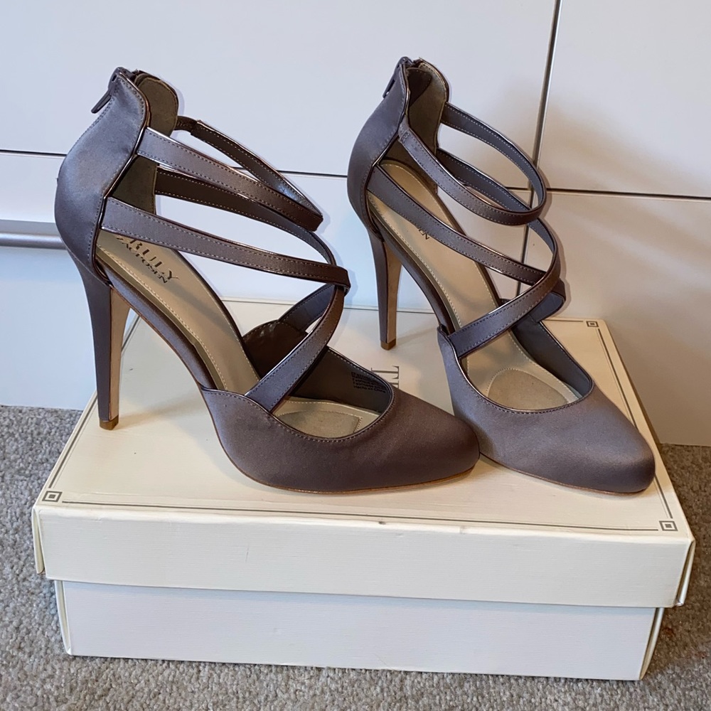 Zac Posen Grey Heels ! 😍✨